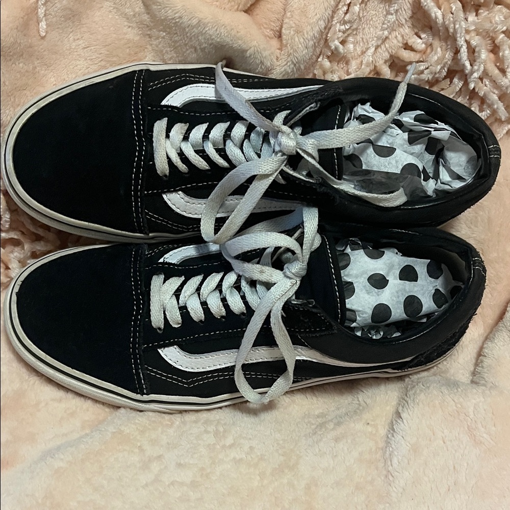 Vans sz9 Black and White Sneakers - Picture 8 of 8